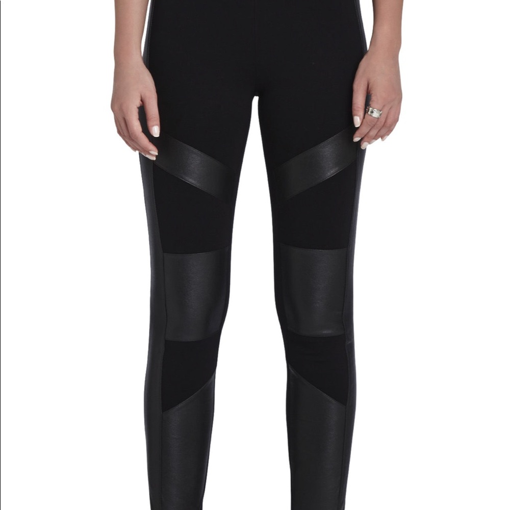 BCBG faux-leather paneled legging size small